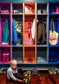Детская цветная гардеробная комната Тольятти
