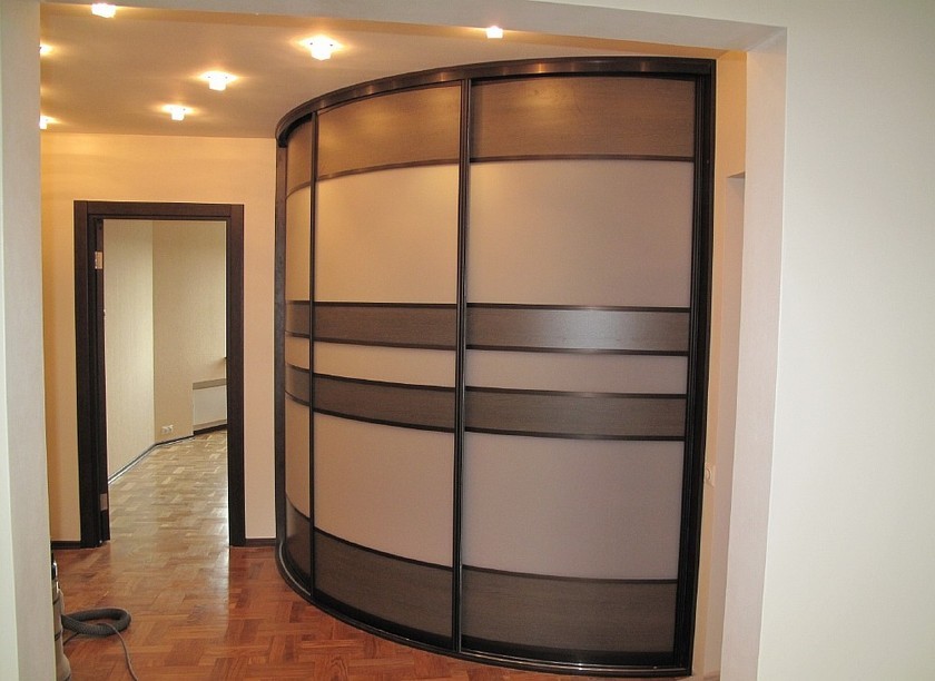 Шкаф купе радиусный со вставками из шпона Тольятти