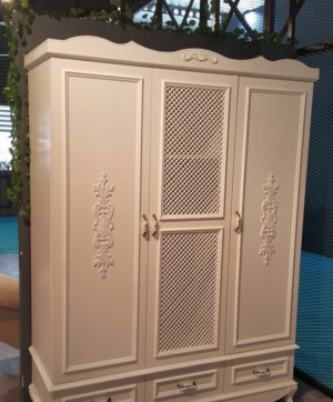 Распашные двери с декоративными накладками Тольятти